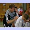 Die Autogrammj�ger schlagen zu.