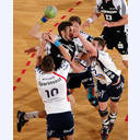 Stefan L�vgren wird angegriffen.