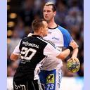 Christian Zeitz stoppt Pascal Hens.