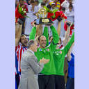 Jose Javier Hombrados mit dem Super-Globe-Pokal.