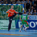 Thierry Omeyer vs. Robert Weber.